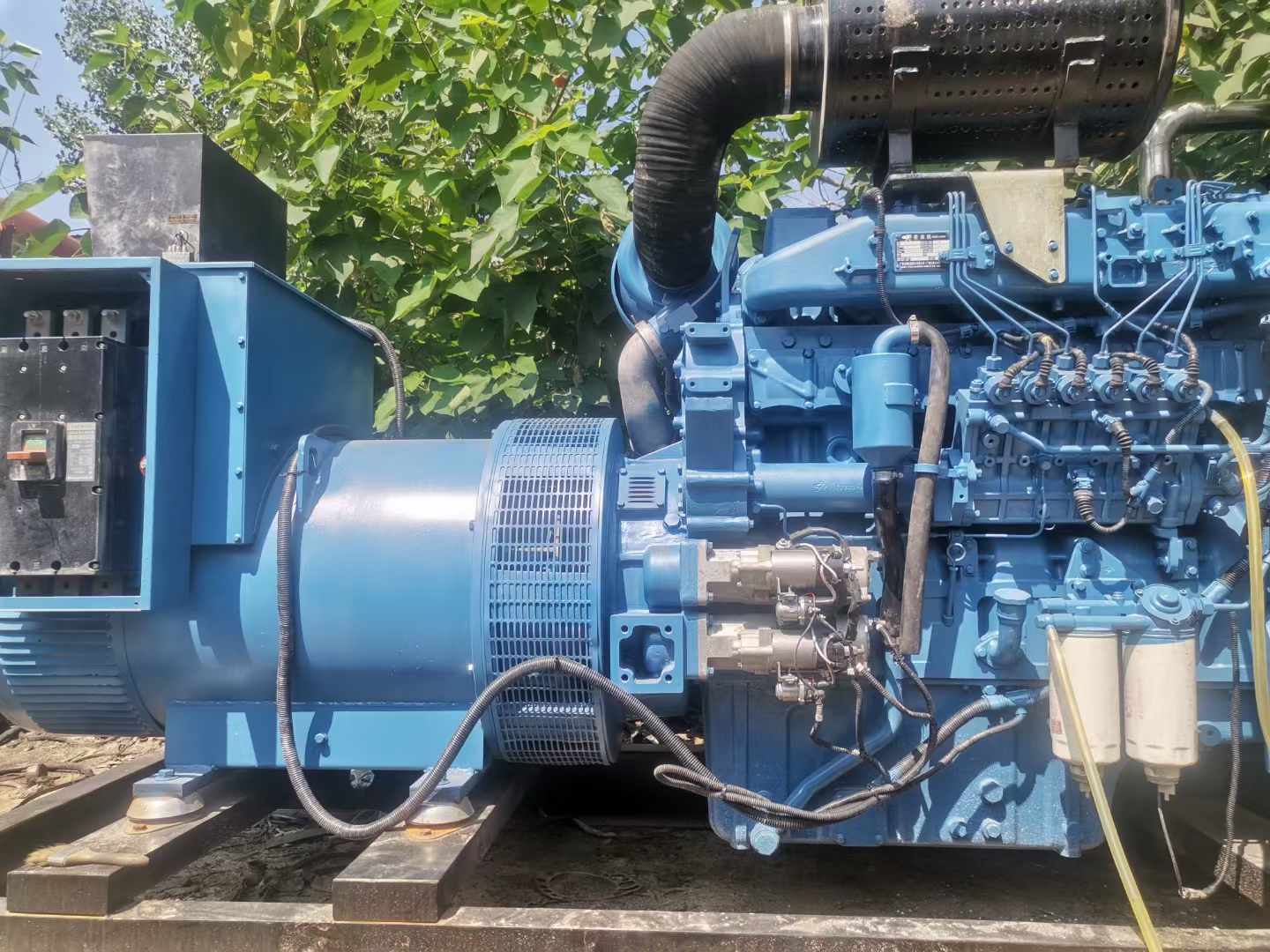 高明详细说明降低 800kW 柴油发电机输出电流波动的方法